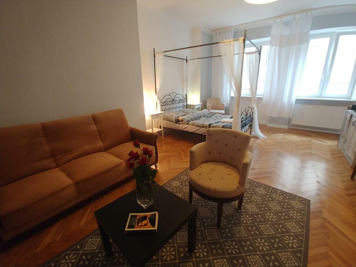 Warszawa, Centrum, Wiejska 15, Kamienica Apartment Exterior photo